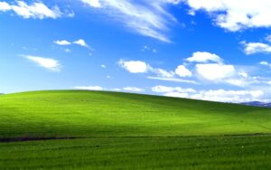 ODHALENÉ: Ak Gates nechce odstrániť všetkých ľudí zo sveta, prečo pozadie na Windows XP vyzeralo takto?